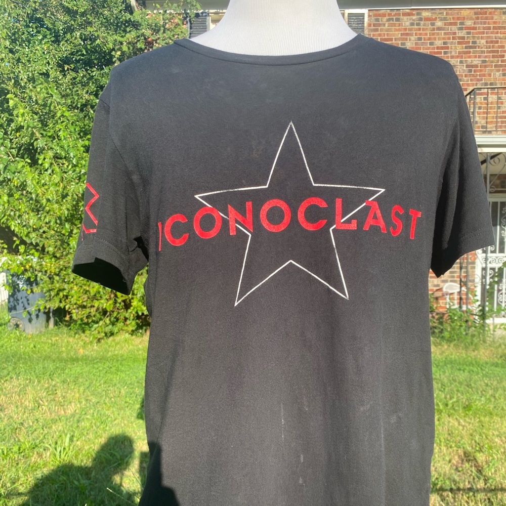 RATED-R SUPERSTAR EDGE:  ICONOCAST T-SHIRT